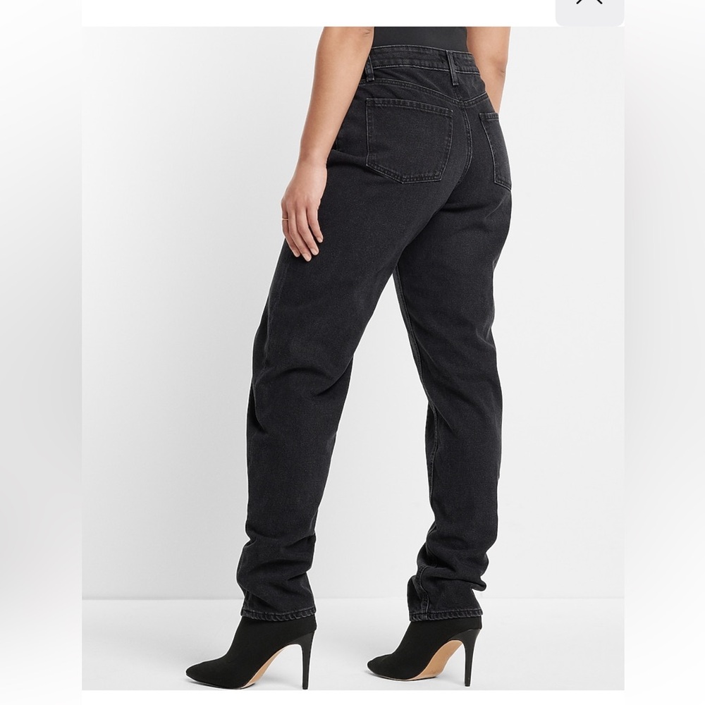 Express Relaxed Tapered Mid Rise jeans Size 4R NWT